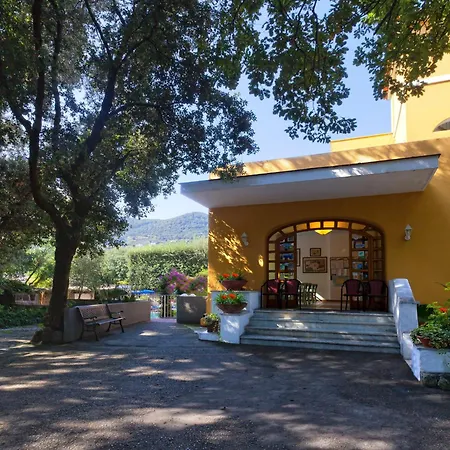 Cleopatra Ischia