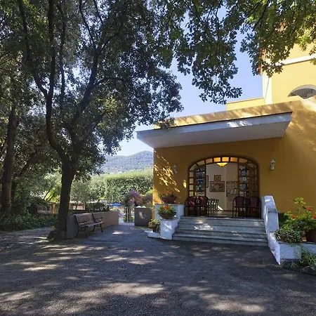 Cleopatra Ischia