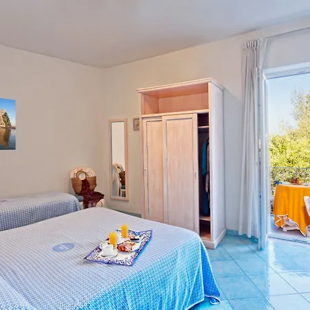 Cleopatra ホテル イスキア島