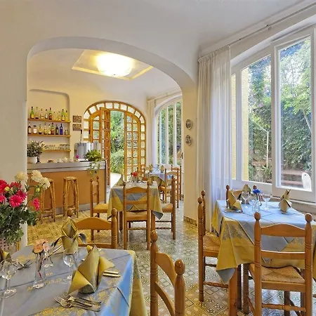 Cleopatra Hotel