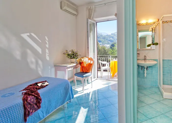 Cleopatra Otel Ischia