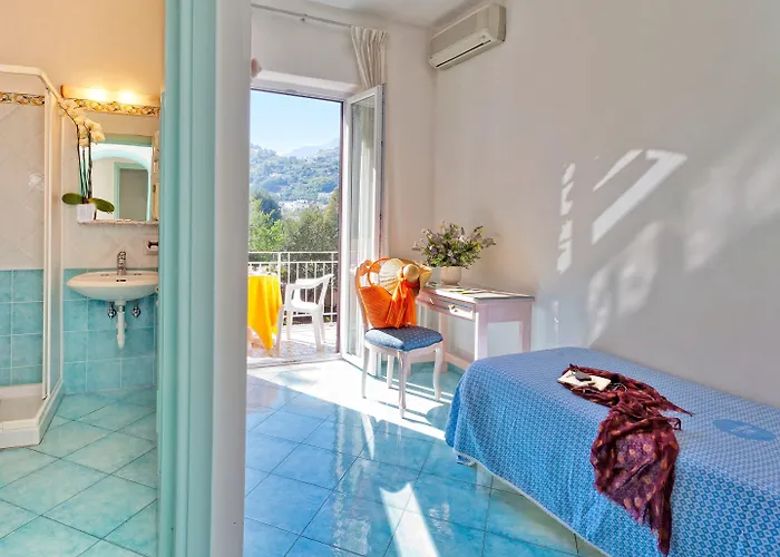 Отель Cleopatra Искья